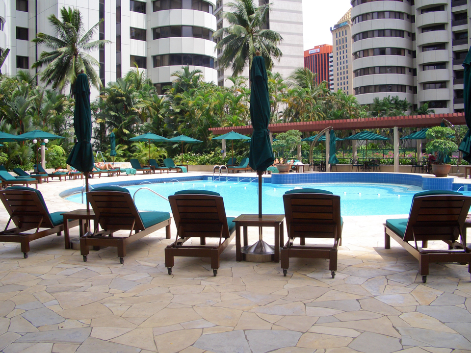Unser Hotelpool im Crown Plaza in Kuala Lumpur