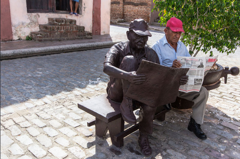 Camaguey Skulptur und das Original