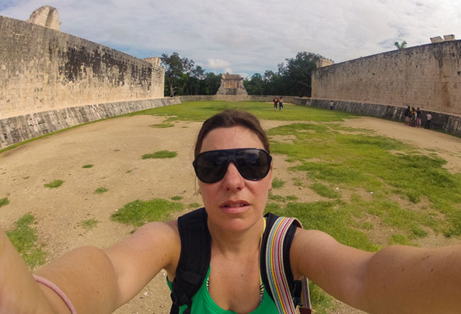 Ballcourt Chichen Itza 3