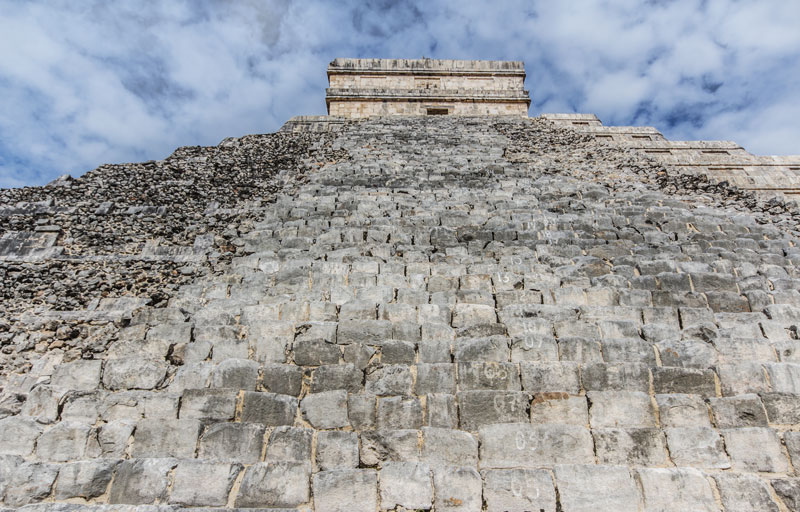 El Castillo Chichen Itza 3