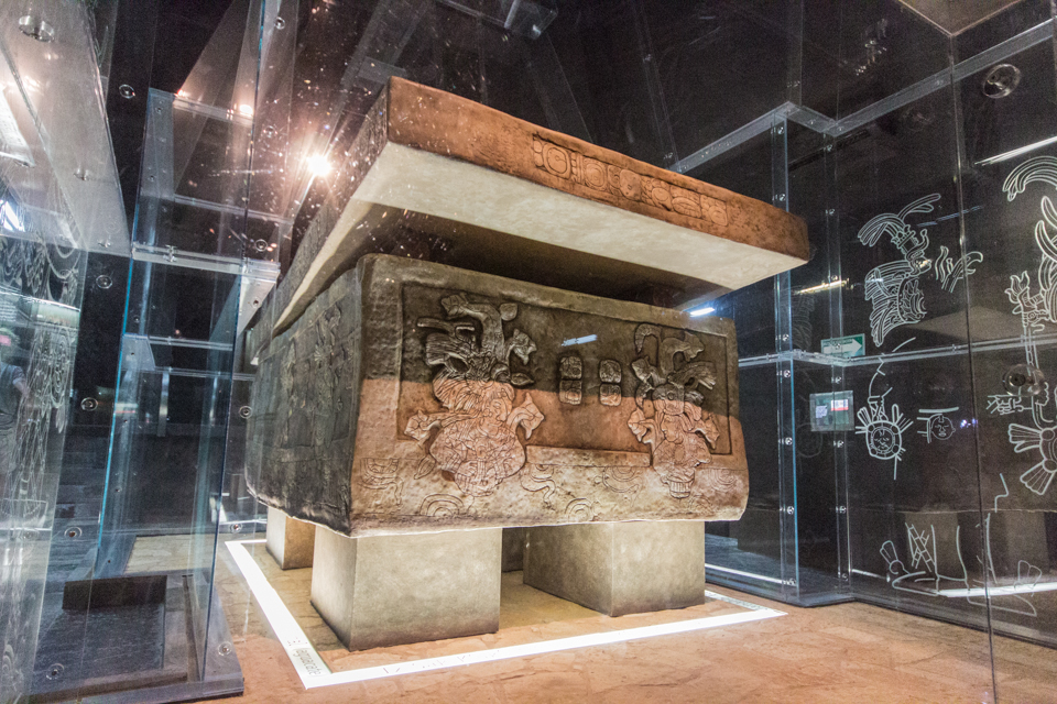 Sarkophag im Museum von Palenque
