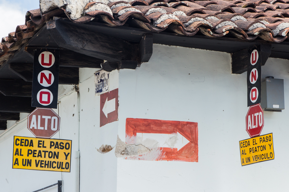 Straßenschilder in Mexiko