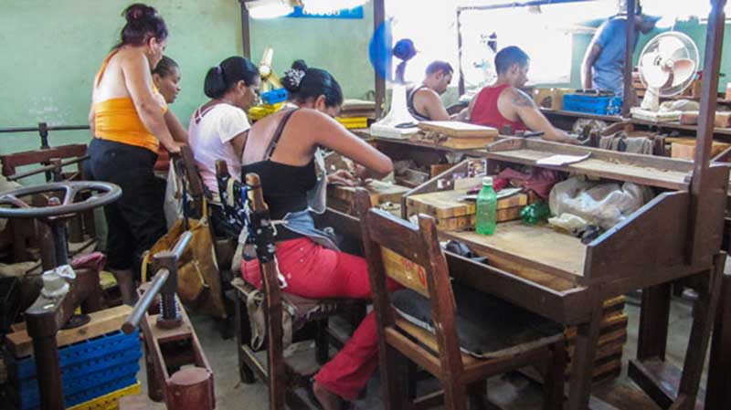 Zigarrenfabrik in Pinar del Rio (Kuba)