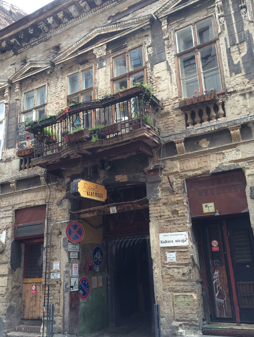 Szimpla Kert Bar Tipp Budapest
