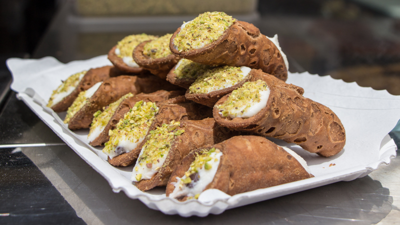 Cannoli Testaccio Market