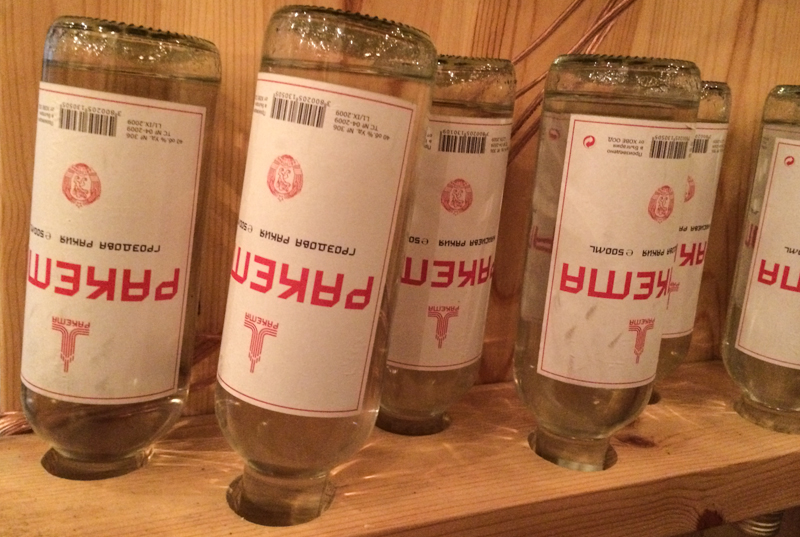 Raketa Rakia Bar - Nostalgie und fantastische Küche trifft Moderne