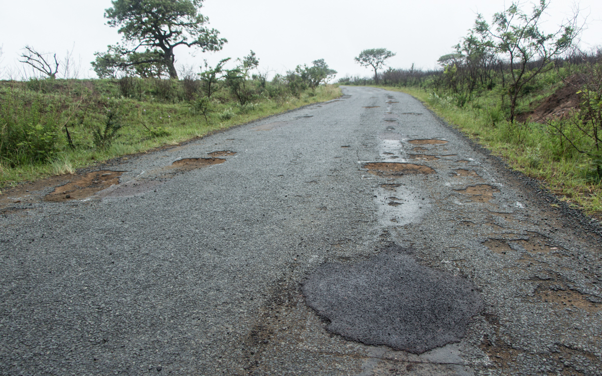 Schlaglöcher in Südafrika: Fahre vorsichtig und passe dein Tempo an