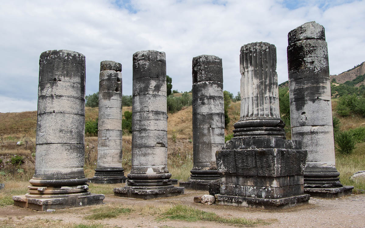 sardes-ruinen-saeulenreste