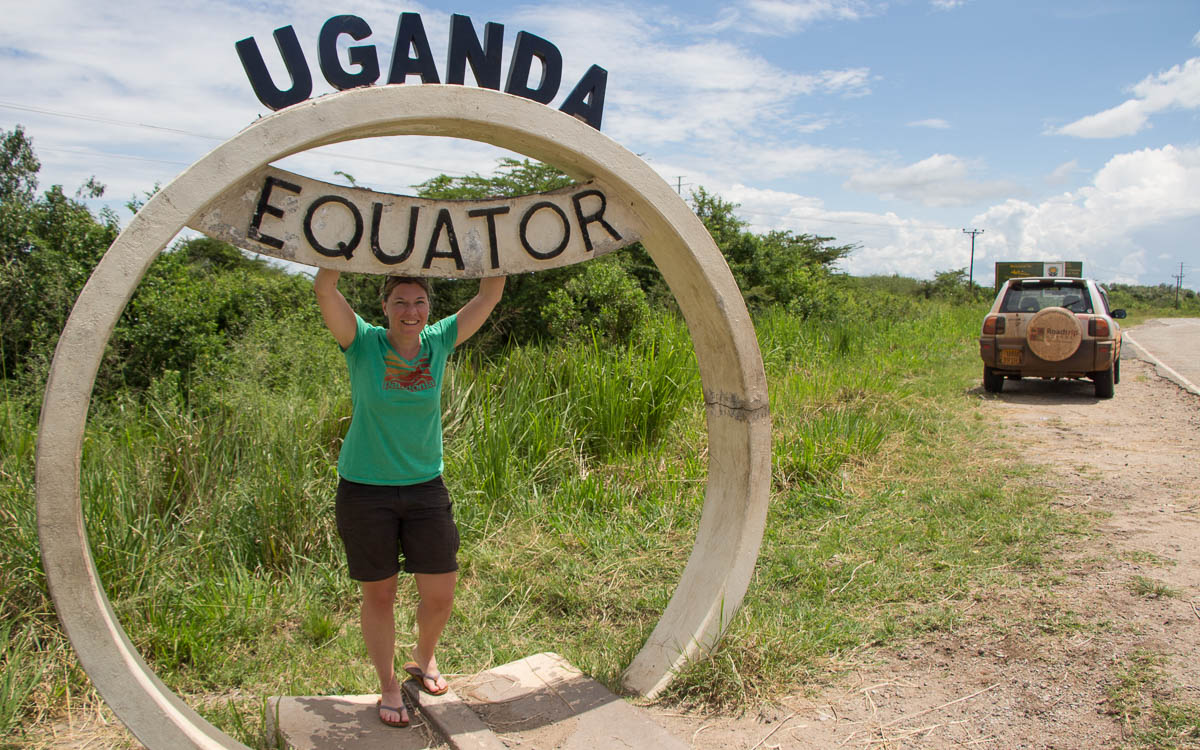 Äquatordenkmal auf Weg zum Queen Elizabeth Nationalpark