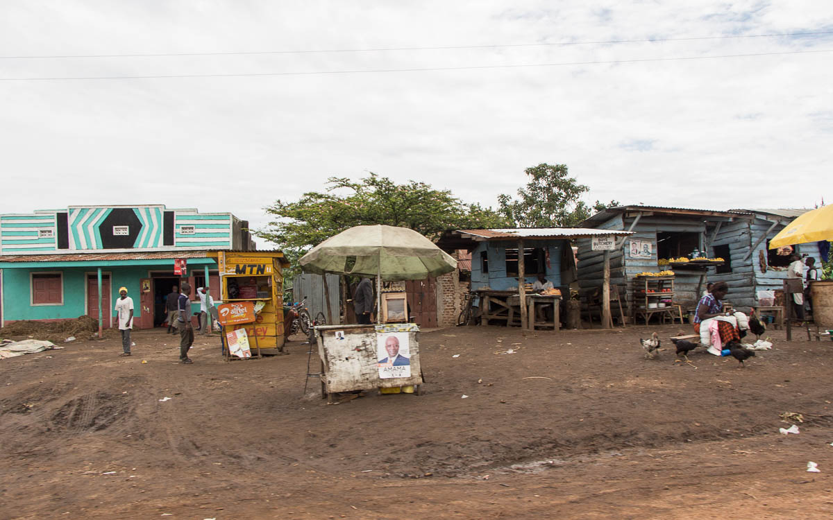 doerfer-auf-weg-in-qenp-kyambura-gorge