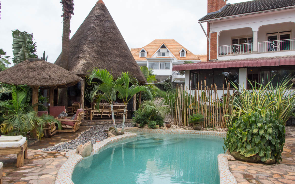 entebbe-2-friends-beach-hotel-pool