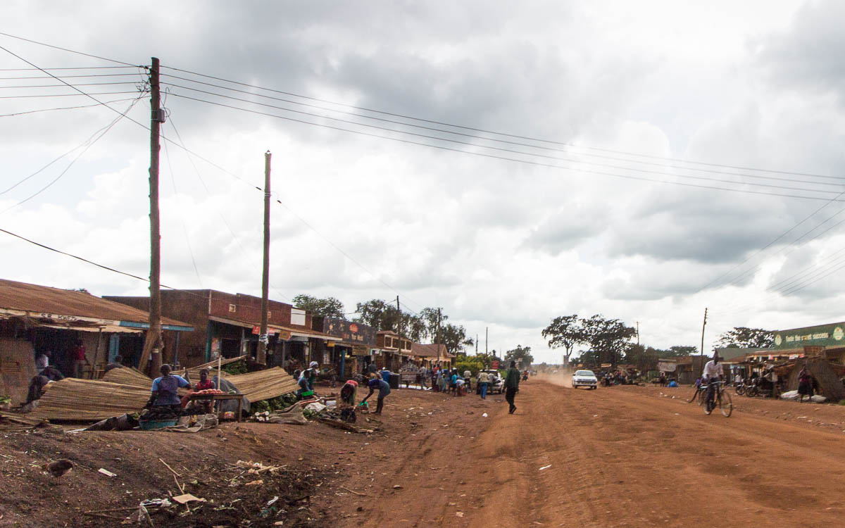 strasse-fortportal-queen-elizabeth-np