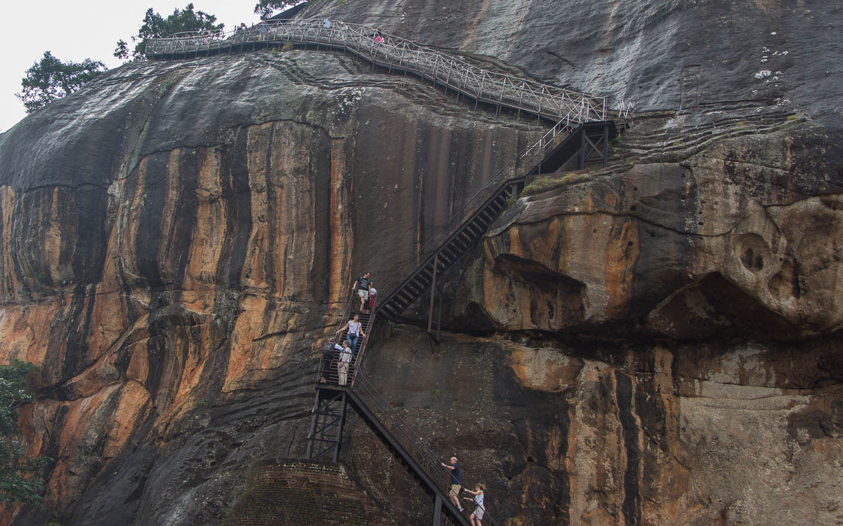 sigiriya-treppen-nach-oben