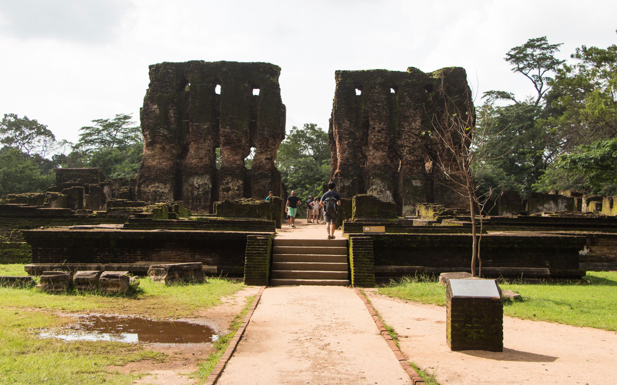 polonnaruwa-sri-lanka