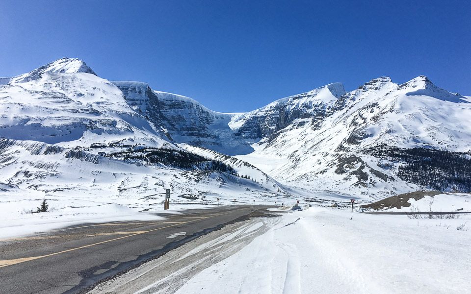 Icefields Parkway am Athabasca Gletscher