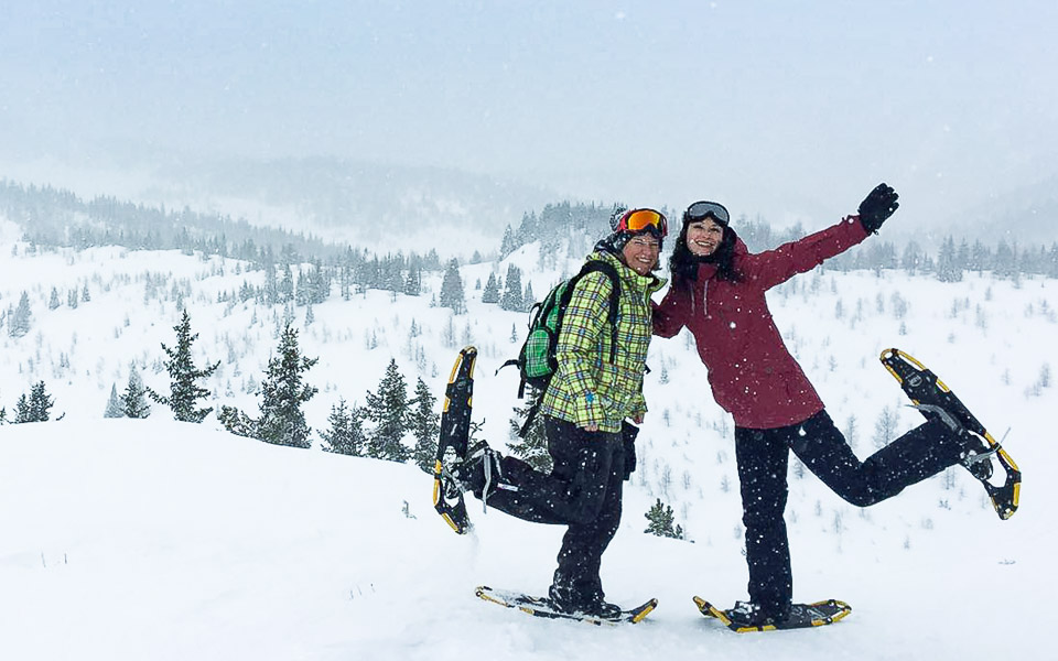 Susi und ich beim Schneeschuhwandern in Sunshine Village (Banff)