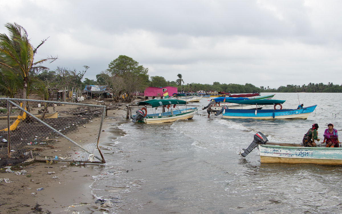 San Blas Kuna Yala Müll Hafen Strand