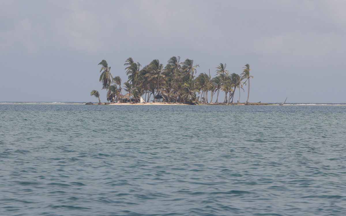 Fast 300 Kuna Yala Inseln in San Blas (Panama)