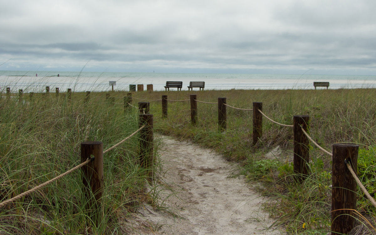 Sarasota Sehenswürdigkeiten Siesta Keys der Weg zum Strand