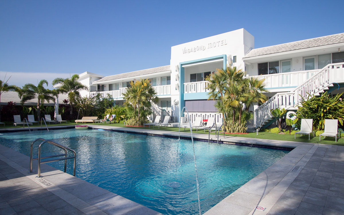 miami-vagabond-motel-pool