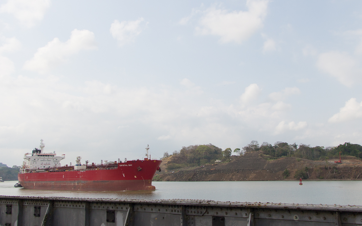 panama-sehenswuerdigkeiten-panamakanal-schiff