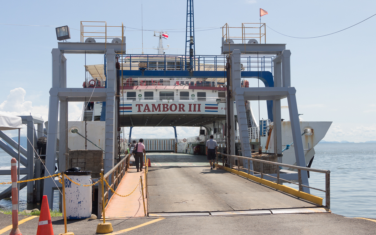 Auffahrt zur Fähre in Puntarenas