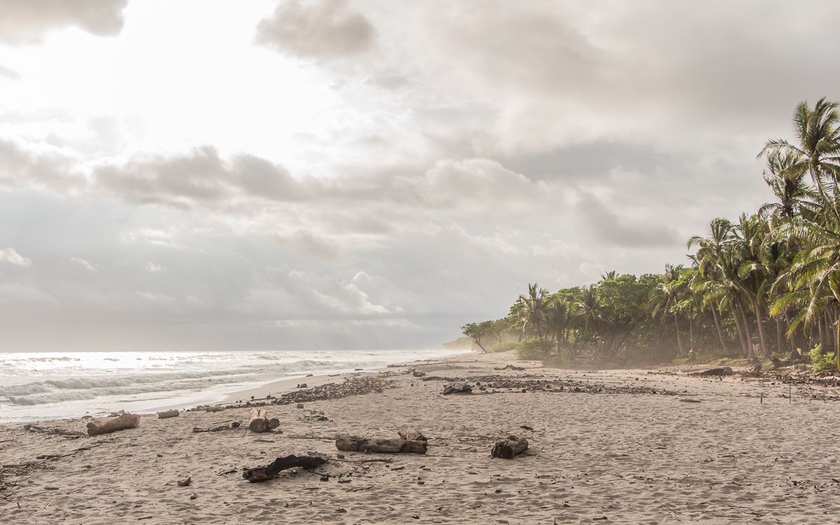 santa-teresa-costa-rica-schoener-strand