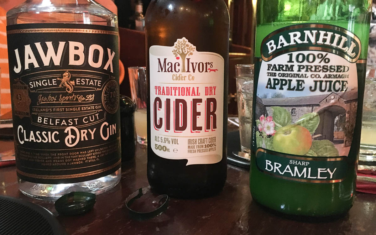 Belfast Sehenswürdigkeiten Pub The John Hewitt