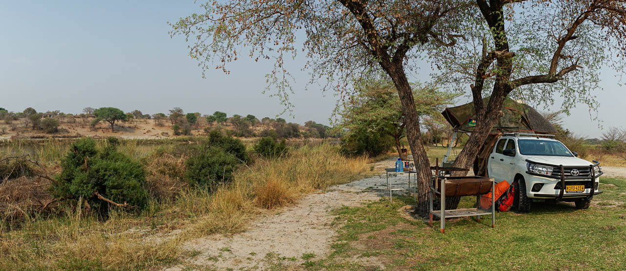 autofahren-botswana-campingplatz-auto-dachzelt