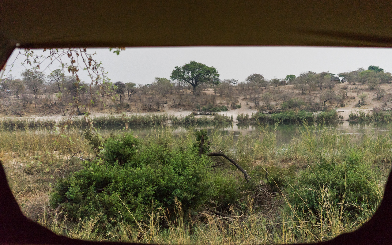 reisebericht-namibia-hakusembe-lodge-ausblick-zelt