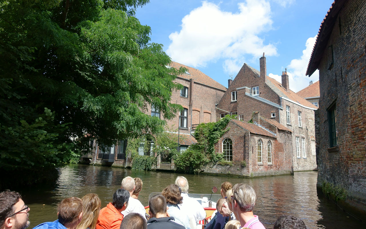 bruegge-tipps-fahrt-auf-kanal-boot