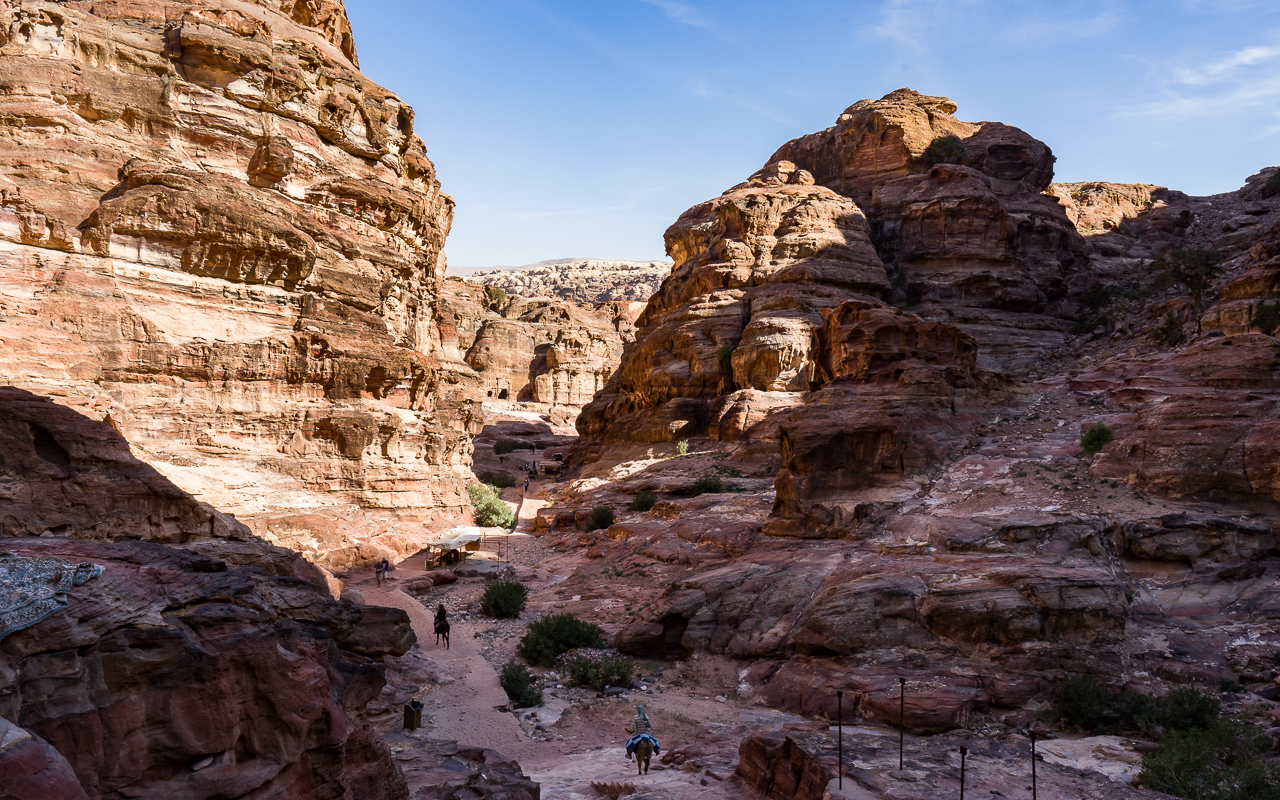 Ausblick beim Aufstieg zu Ad-Deir