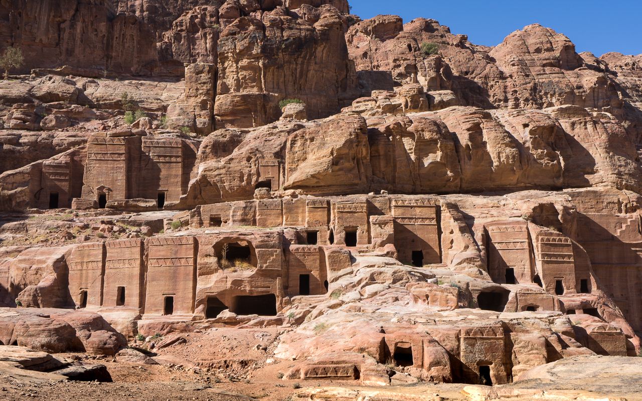 Felsenstadt Petra Jordanien Fassadenstraße Gräber