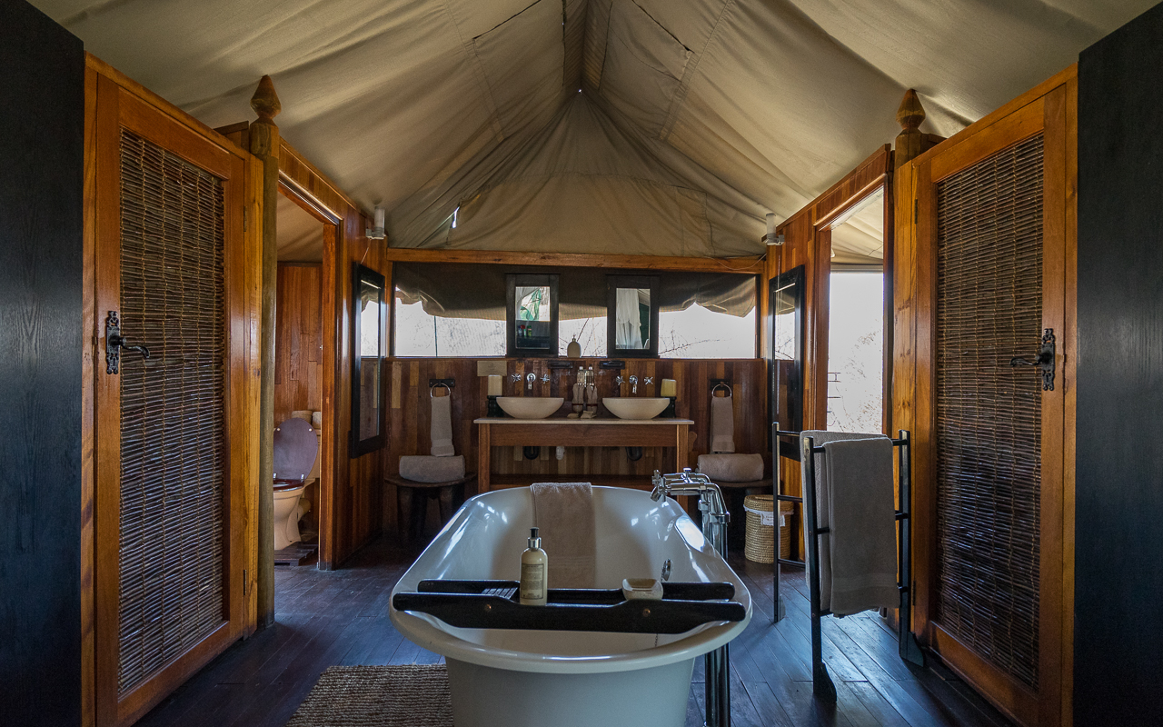 Evolve Back Gham Dhao Lodge, Central Kalahari in Botswana