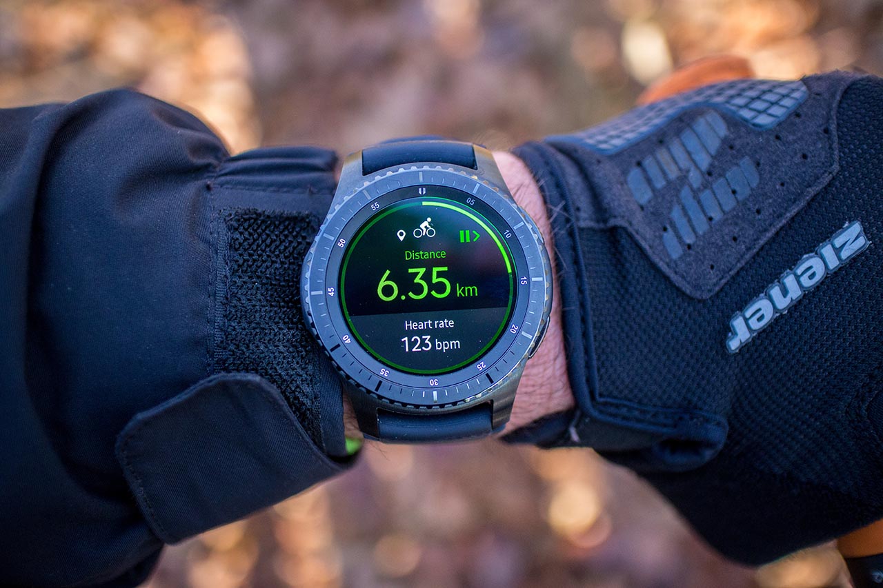 Ansicht der Daten während der Mountainbike Tour mit der Samsung Smartwatch Gear S3
