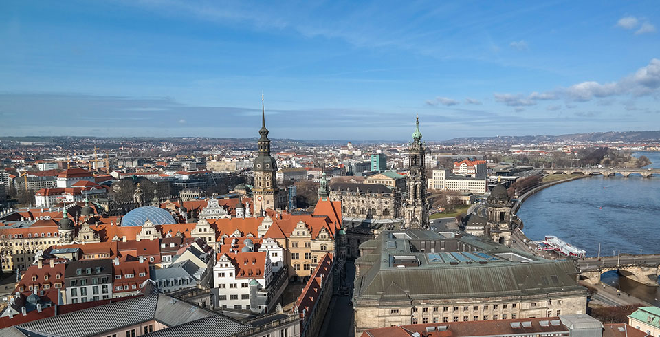 Aussicht von der Frauenkirche in Dresden auf die Stadt