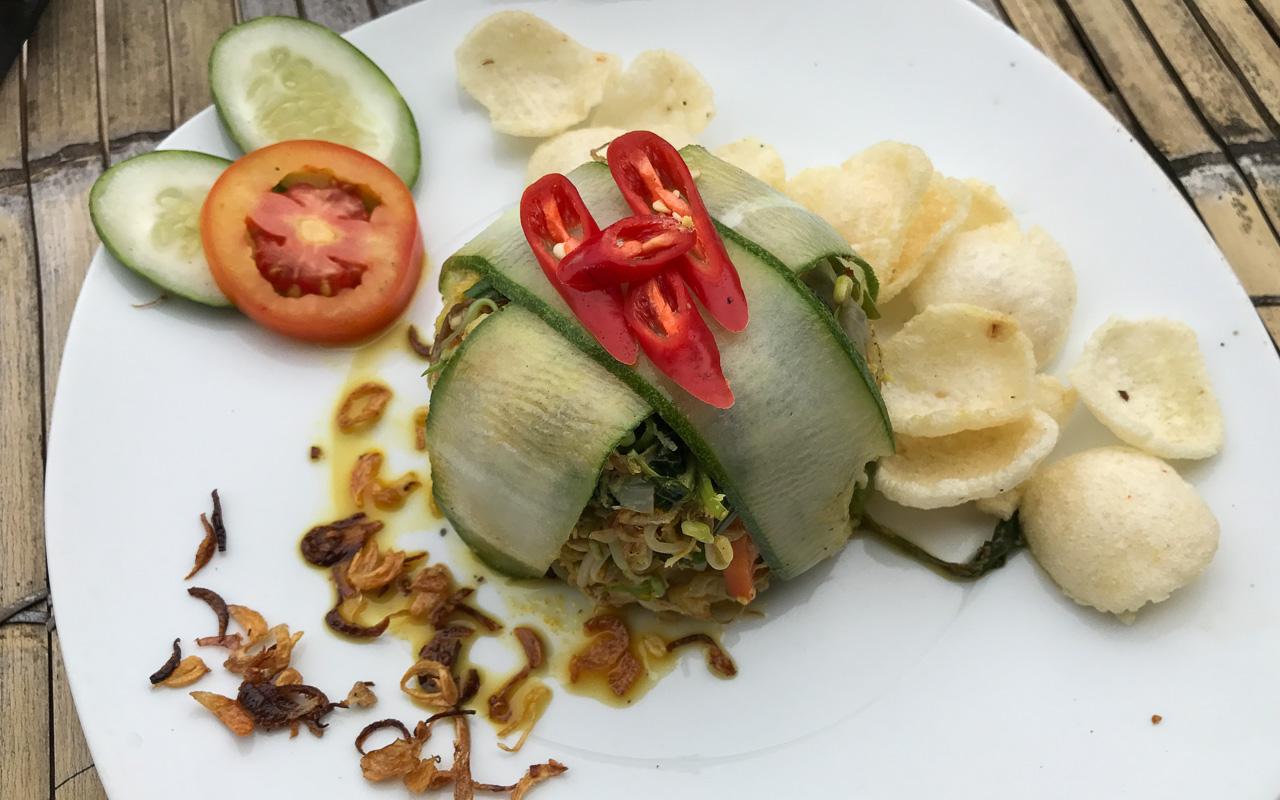 gili-meno-essen-nasi-campur