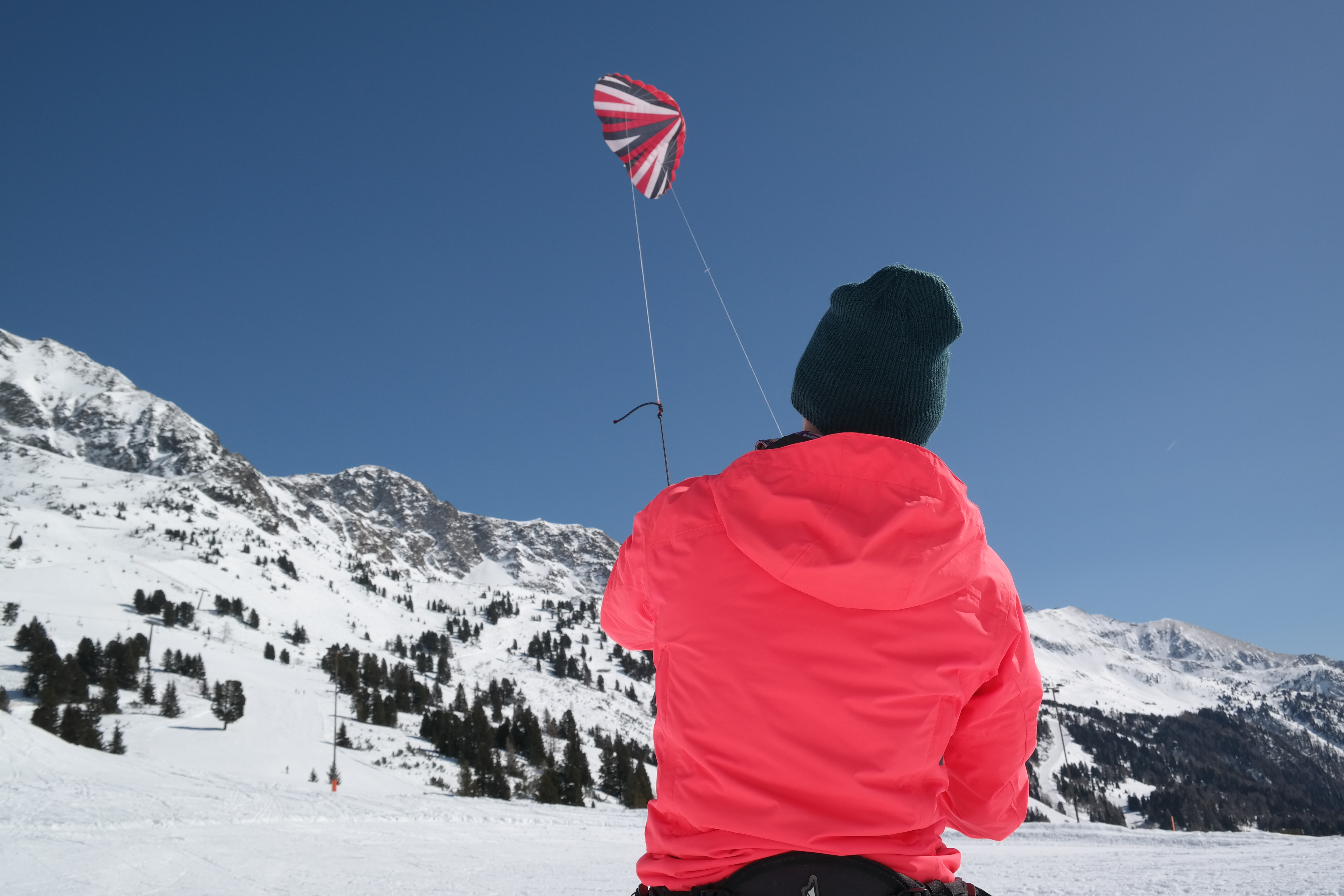 Snowkiten bei der Kiteschule Hang on!