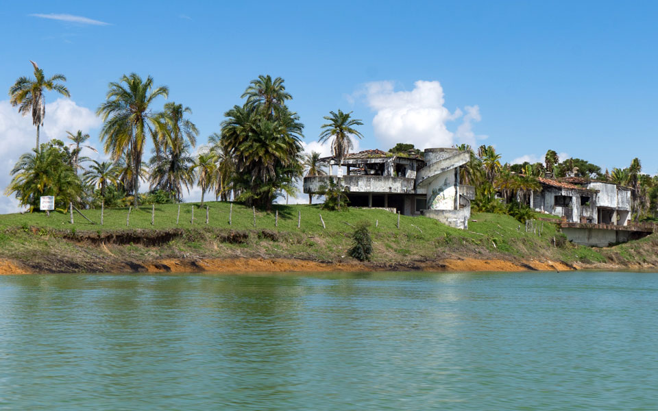 La Manuela - von Los Pepes zerbombte Villa Pablo Escobars