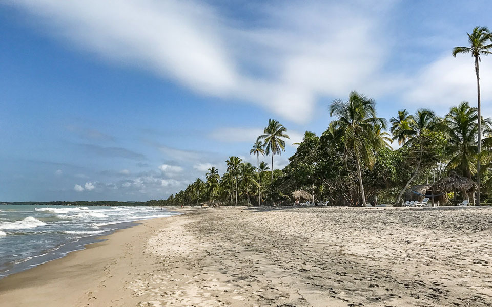 Strand am Hukumeizi Hotel in Palomino Ruhe pur