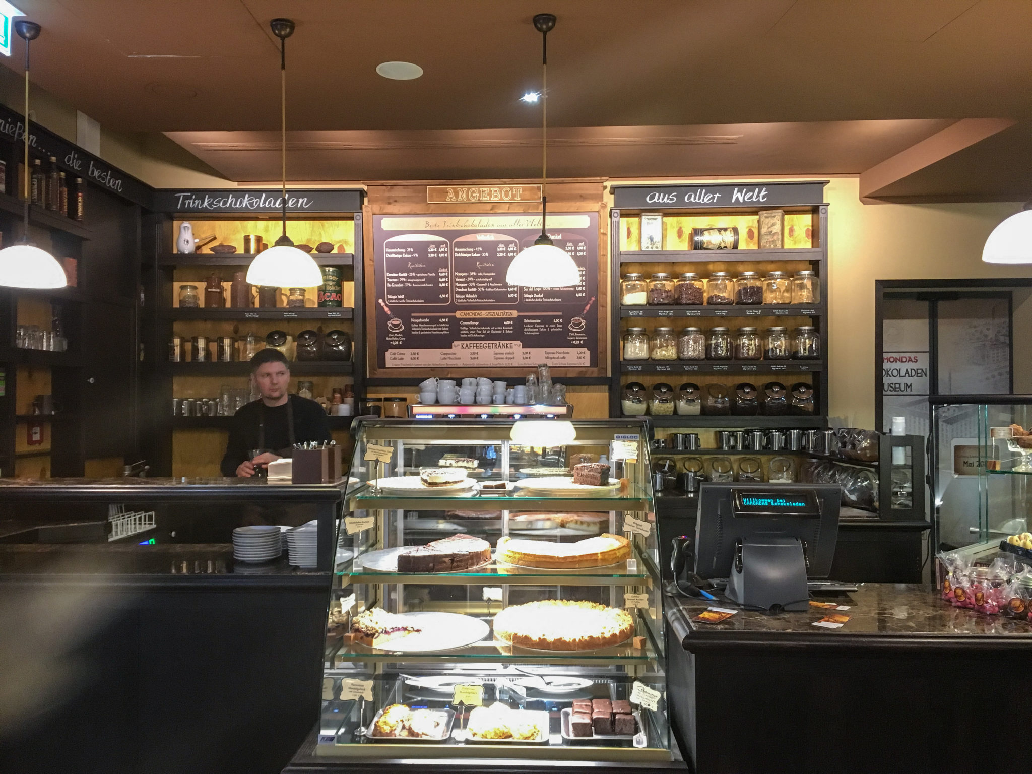 CAMONDAS Schokoladen-Contor innen gibts feines!