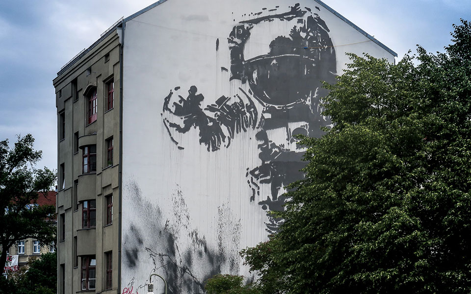 Astronaut Viktro Ash Kreuzberg Berlin