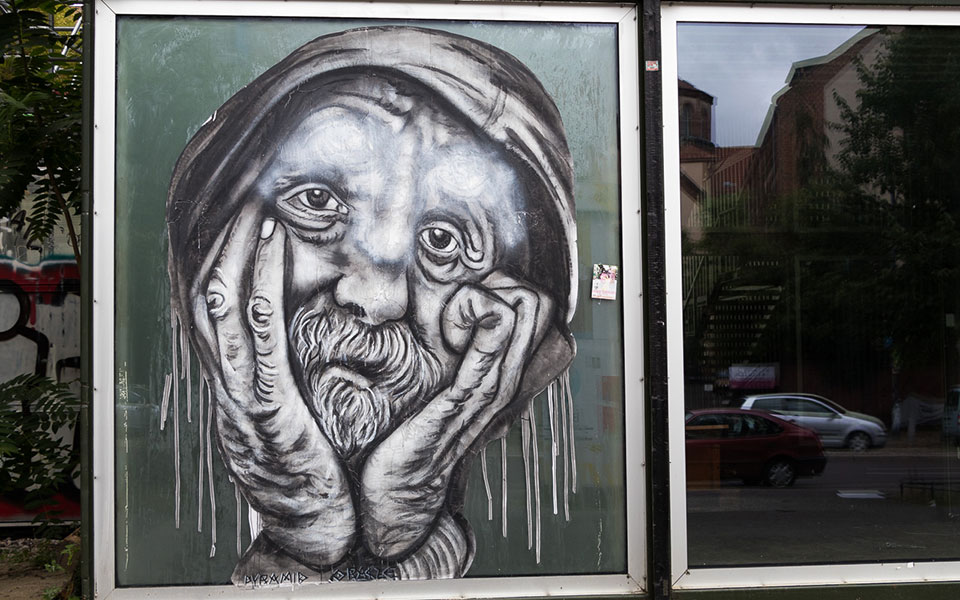 Graffiti an der Platoon Kunsthalle in Berlin