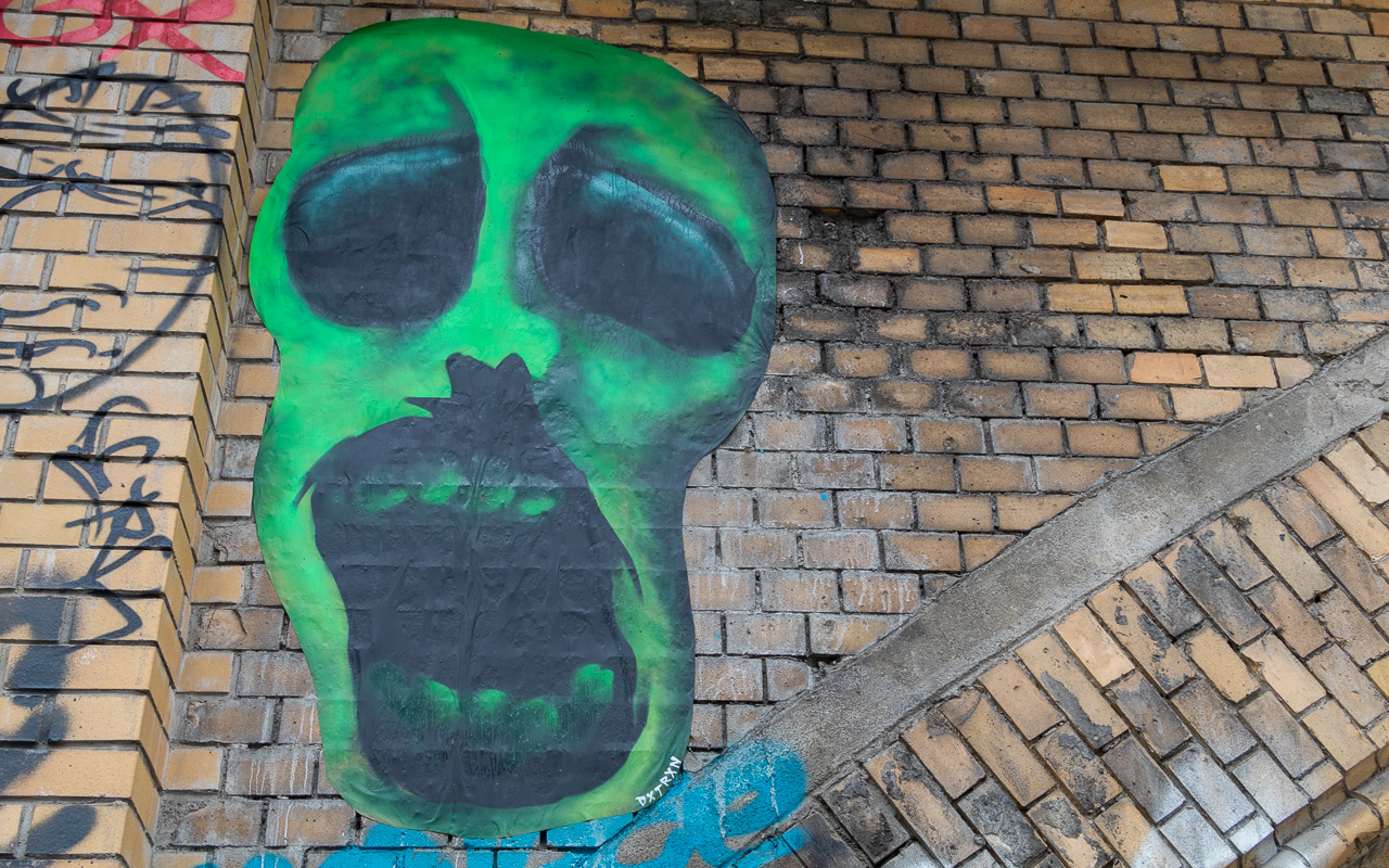 berlin-street-art-tour-hidden-path-5