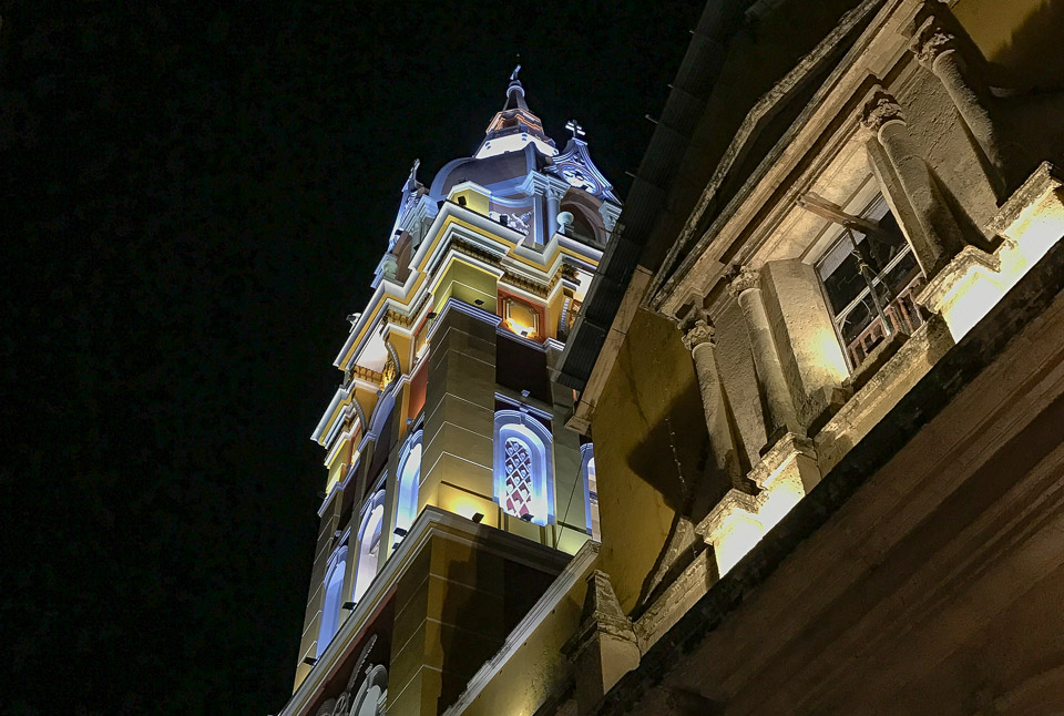 cartagena-bei-nacht