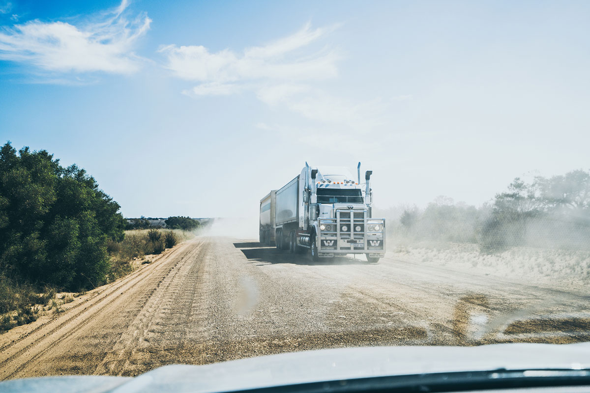 Fahrt Esperance nach Bremer Bay Roadtrains