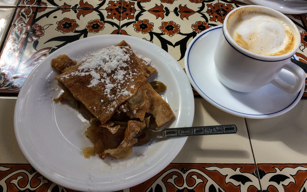 israelisches-essen-apfelstrudel-in-jerusalem