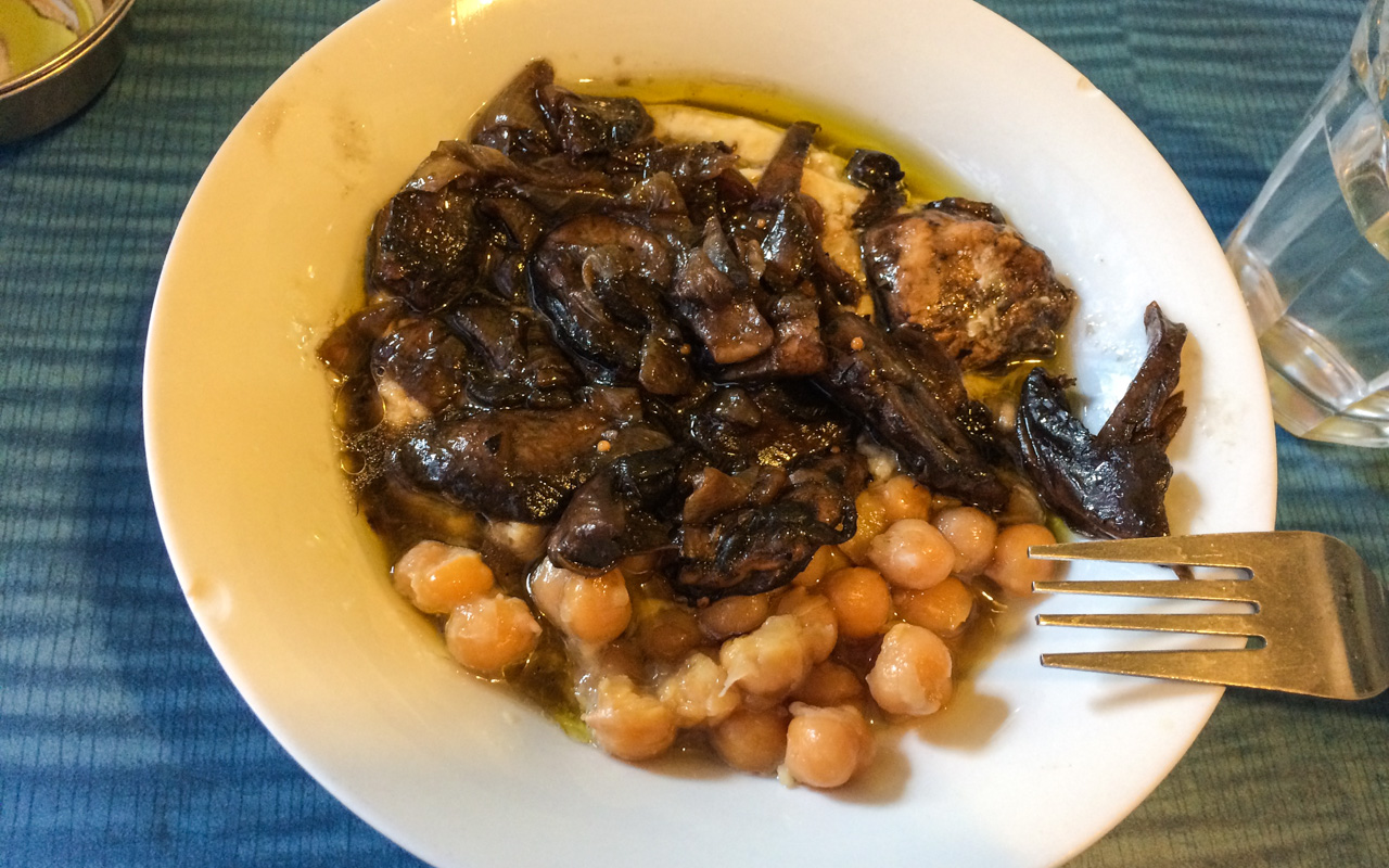 israelisches Küche - Hummus