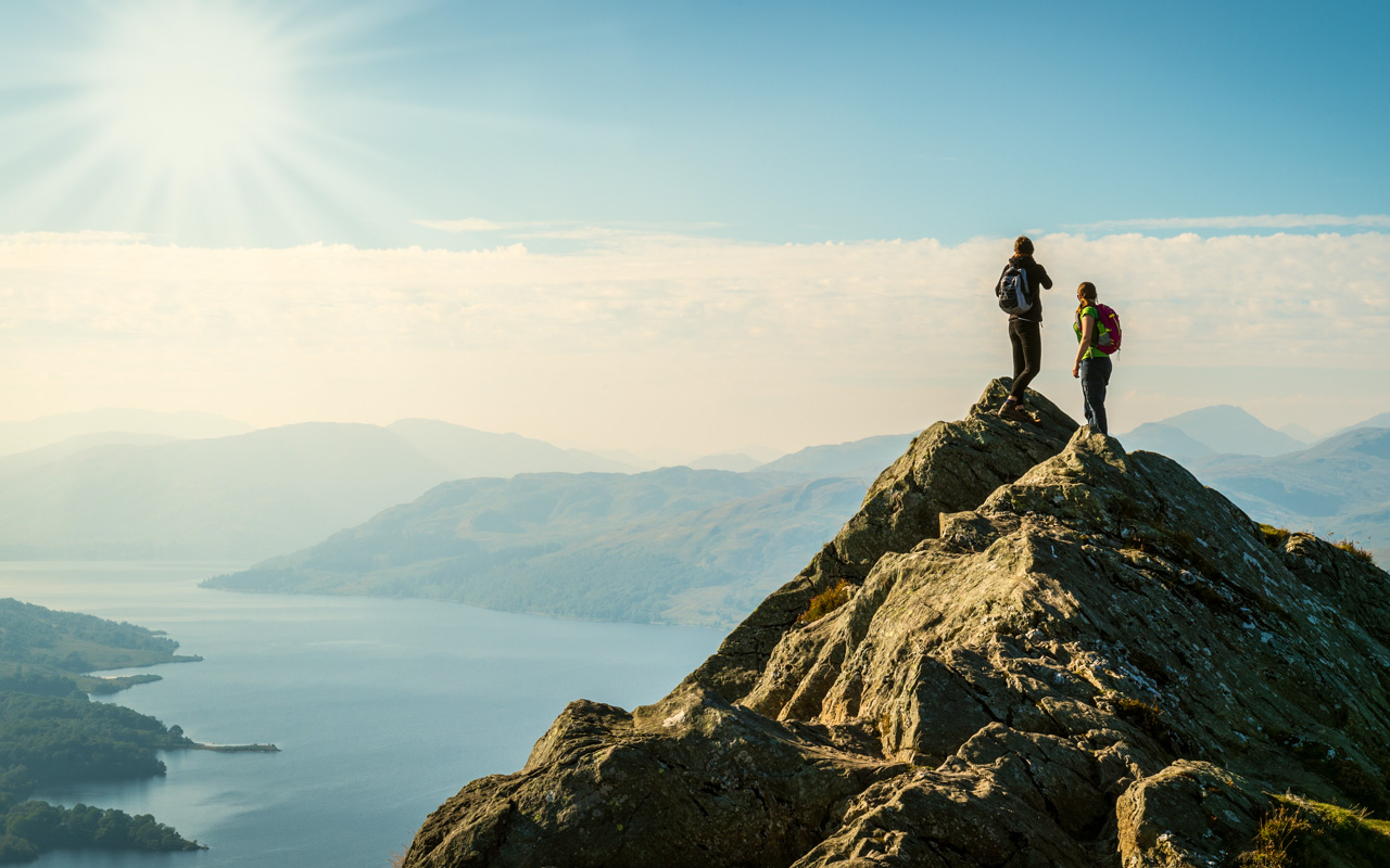 Schottland im Mai: Highlands Ben A'an mit Blick auf Loch Katrine