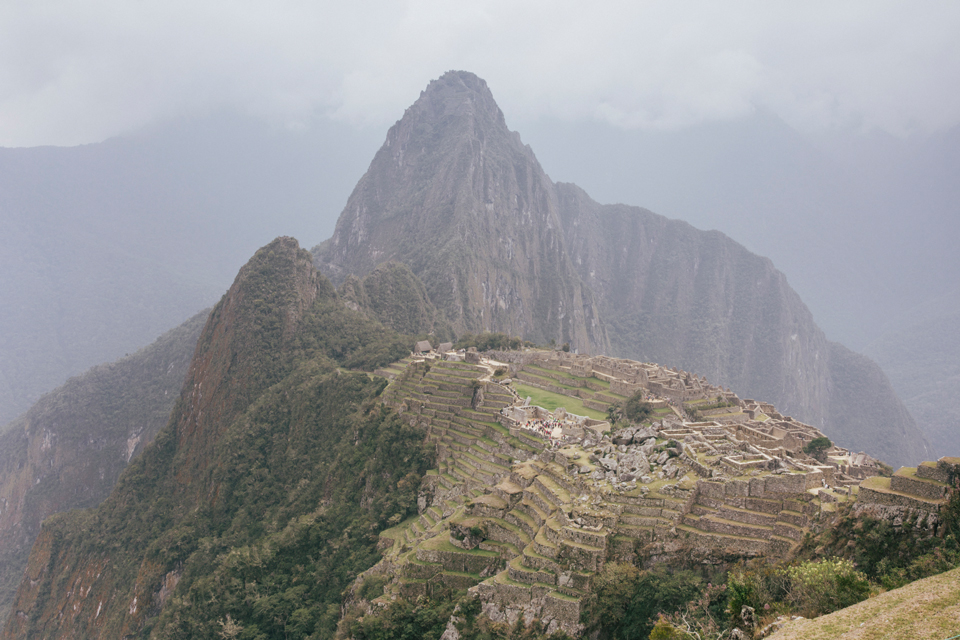 machu-picchu-besuch-morgens-bewoelkt
